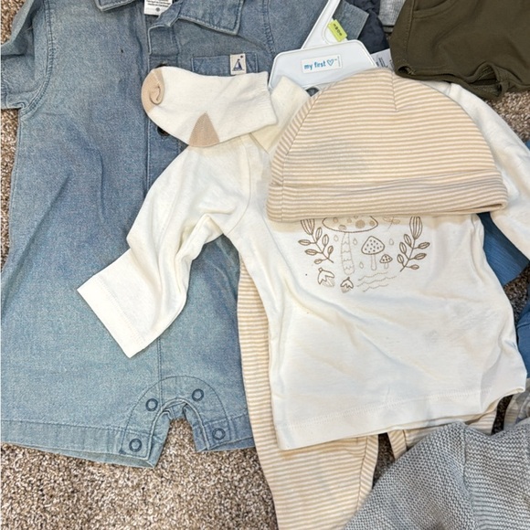 Assorted Baby Clothes (Bundle) - Picture 3 of 7